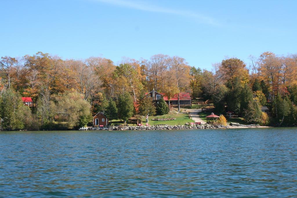 Red Lodge Resort Little Current Exterior foto