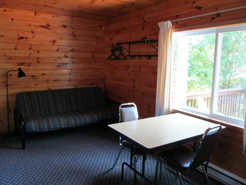 Red Lodge Resort Little Current Zimmer foto